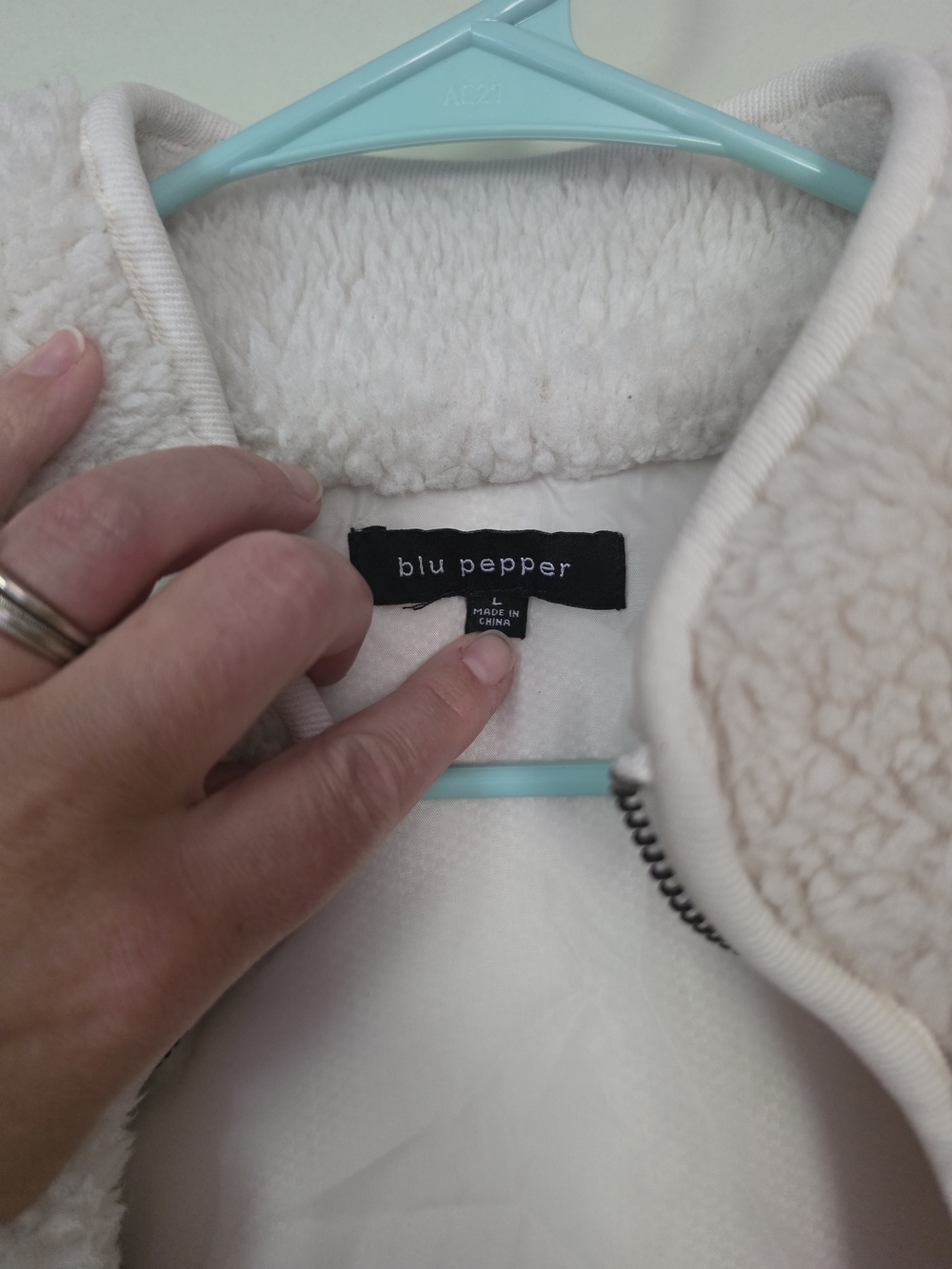 Blu Pepper Cream Sherpa Zip-Up Vest